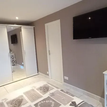 A L Instant Present Apartment Brison-Saint-Innocent